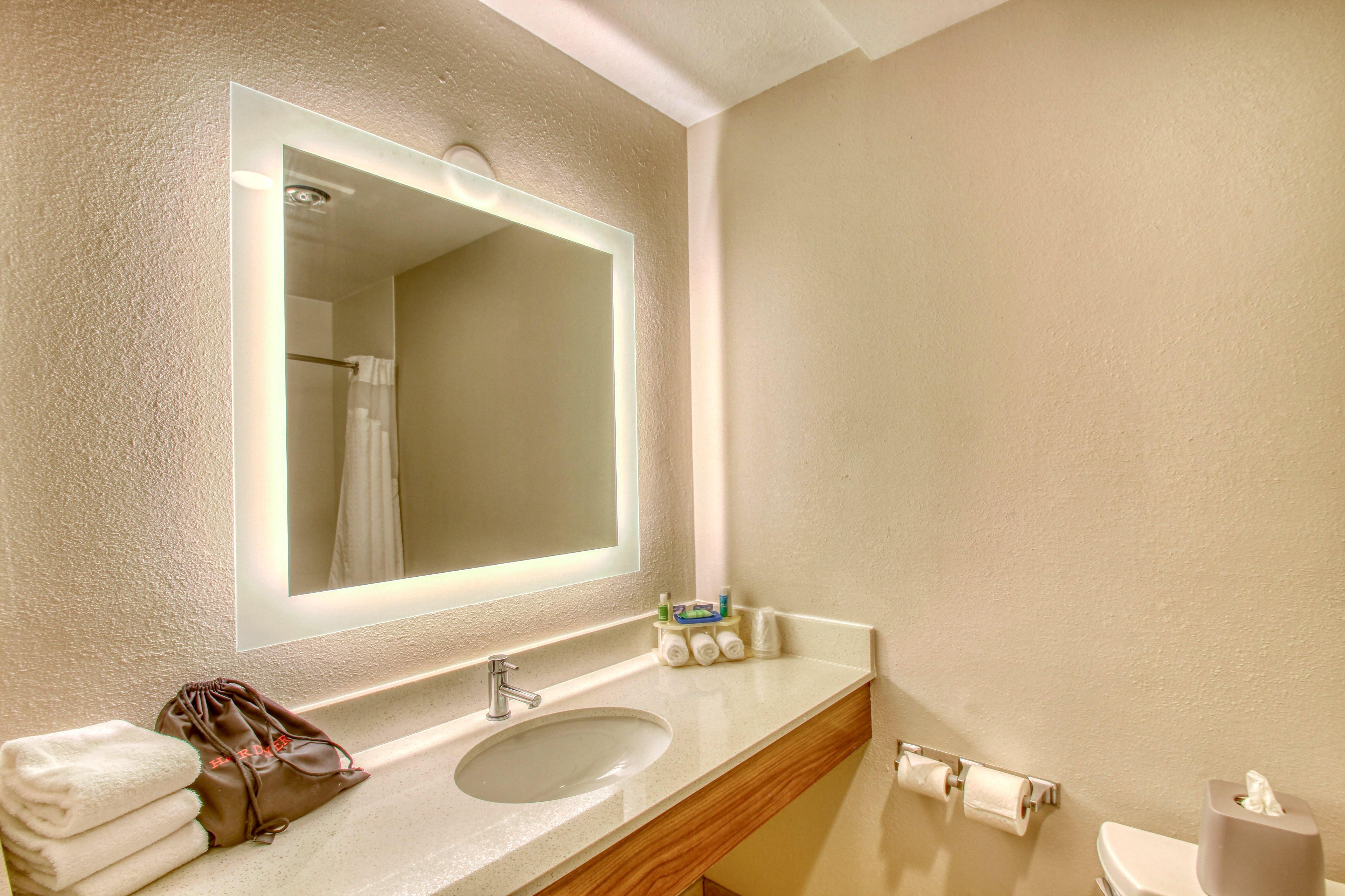 Holiday Inn Express Hotel & Suites Oshkosh - State Route 41 By Ihg Eksteriør billede