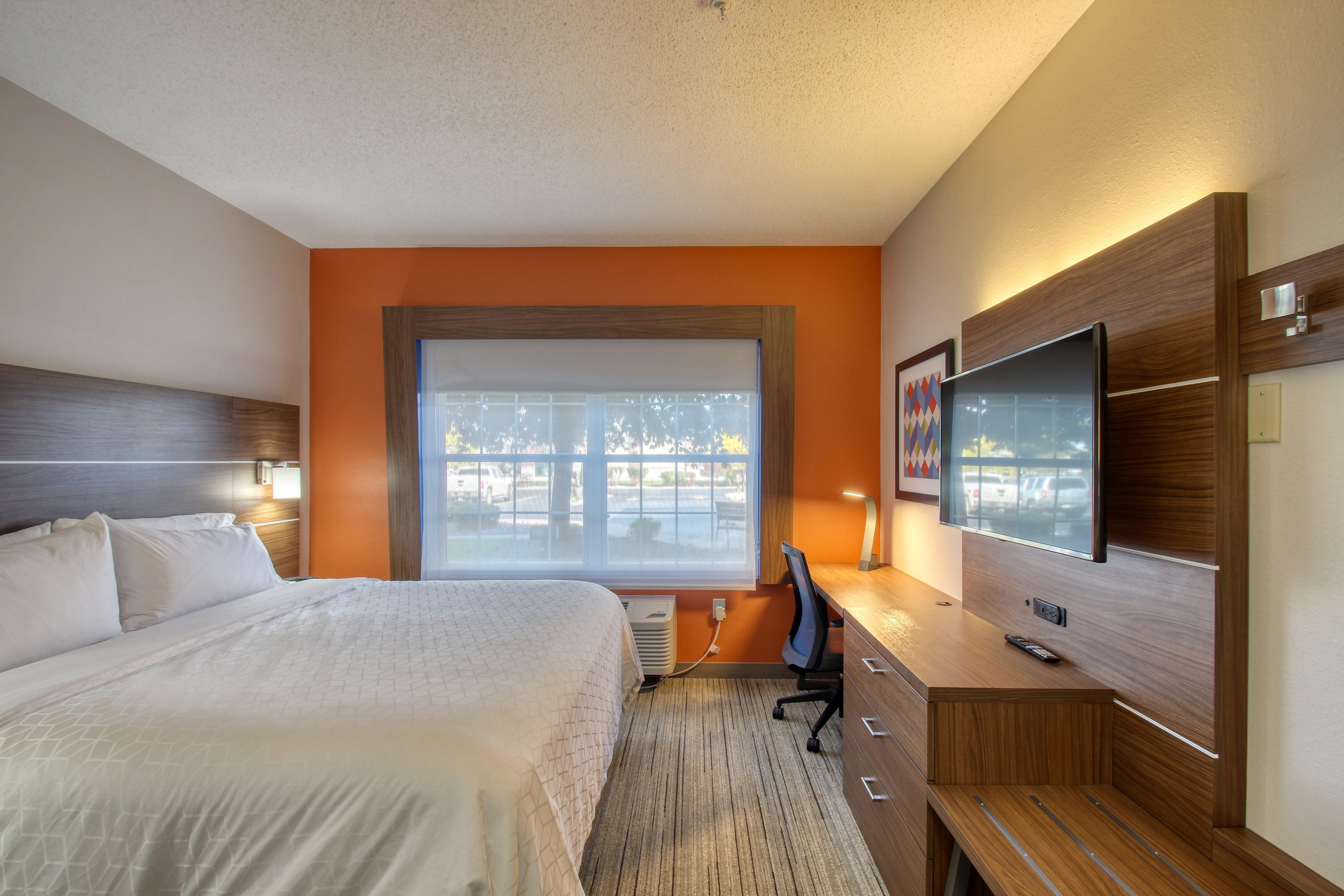 Holiday Inn Express Hotel & Suites Oshkosh - State Route 41 By Ihg Eksteriør billede