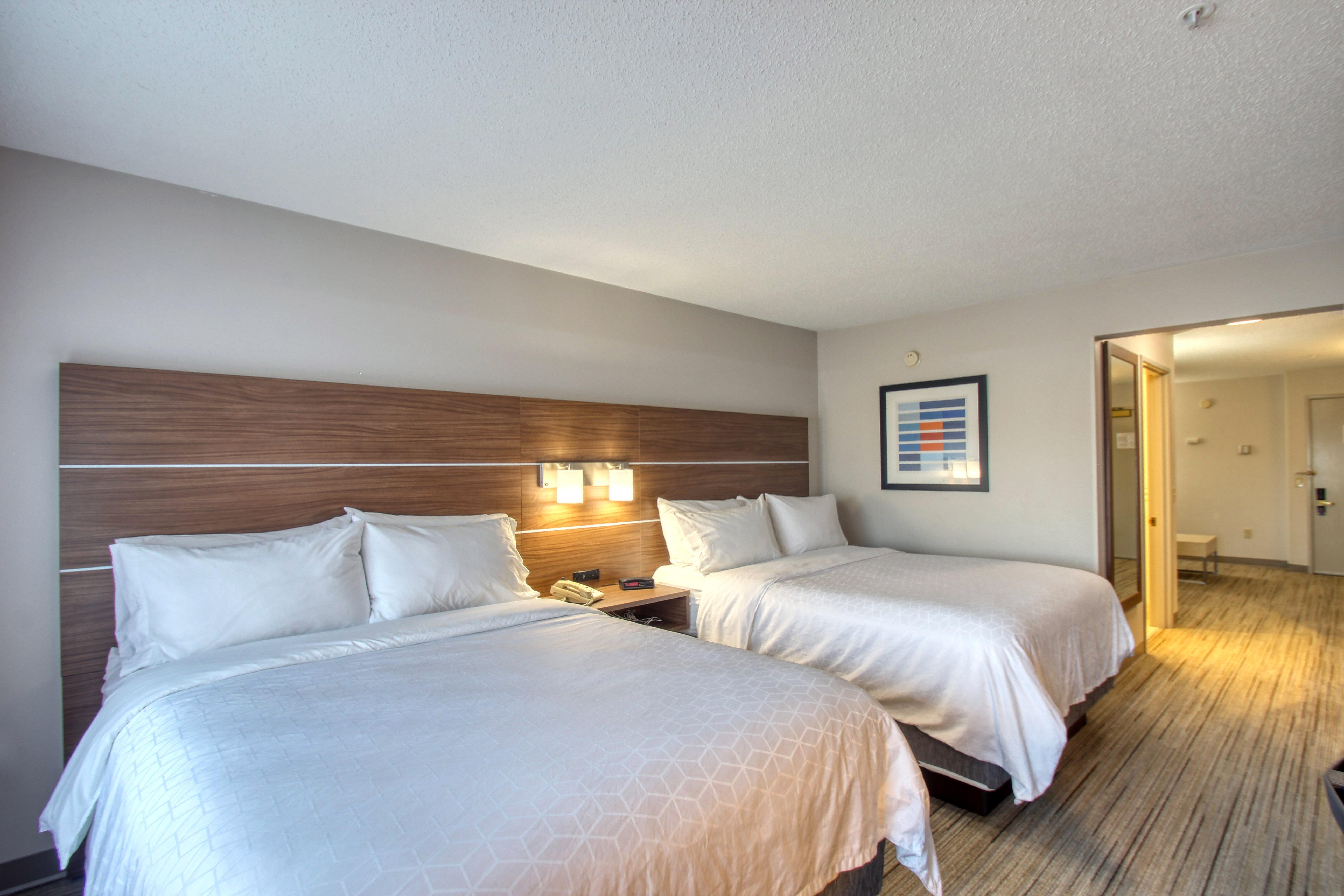 Holiday Inn Express Hotel & Suites Oshkosh - State Route 41 By Ihg Eksteriør billede