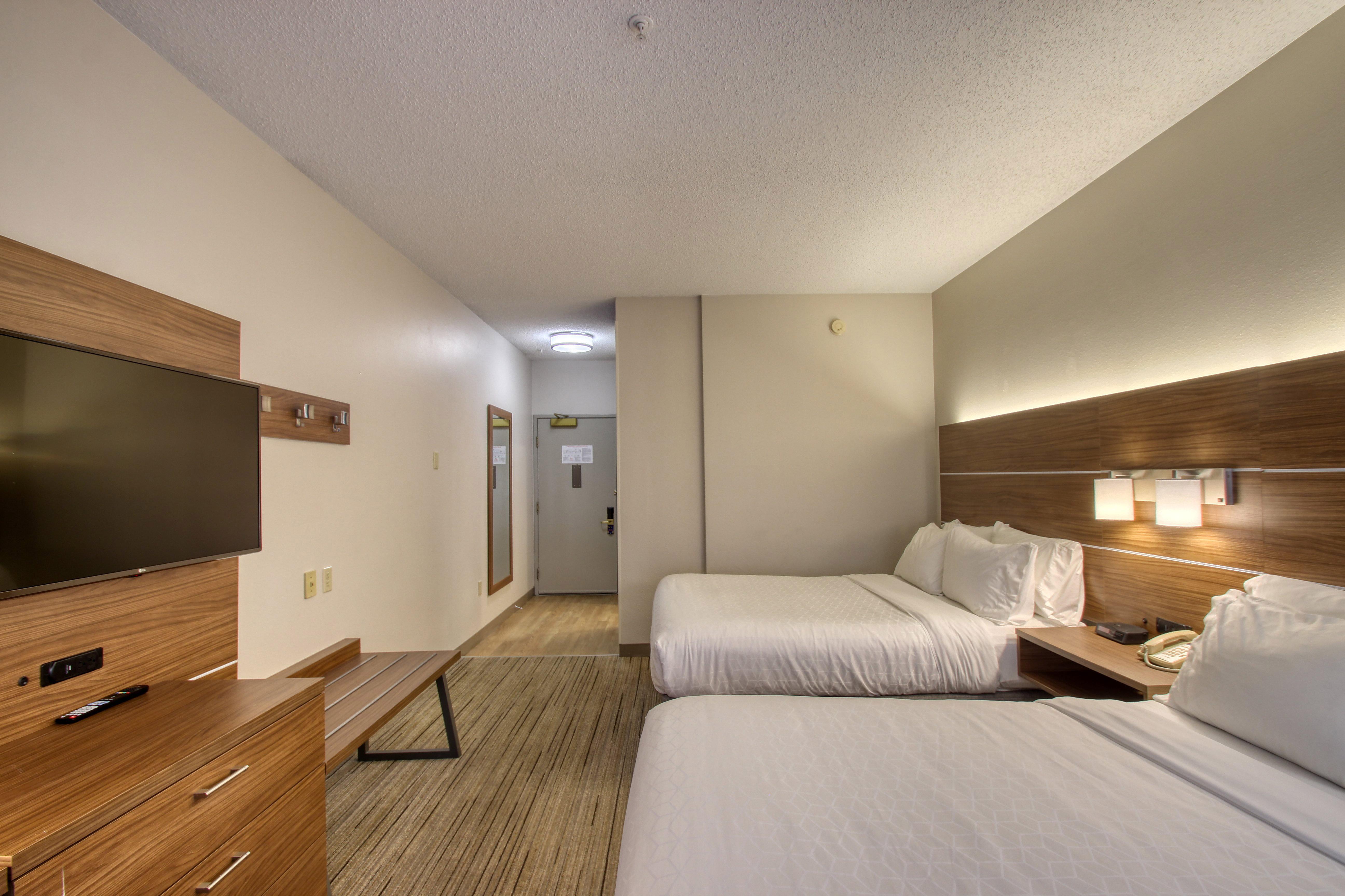 Holiday Inn Express Hotel & Suites Oshkosh - State Route 41 By Ihg Eksteriør billede