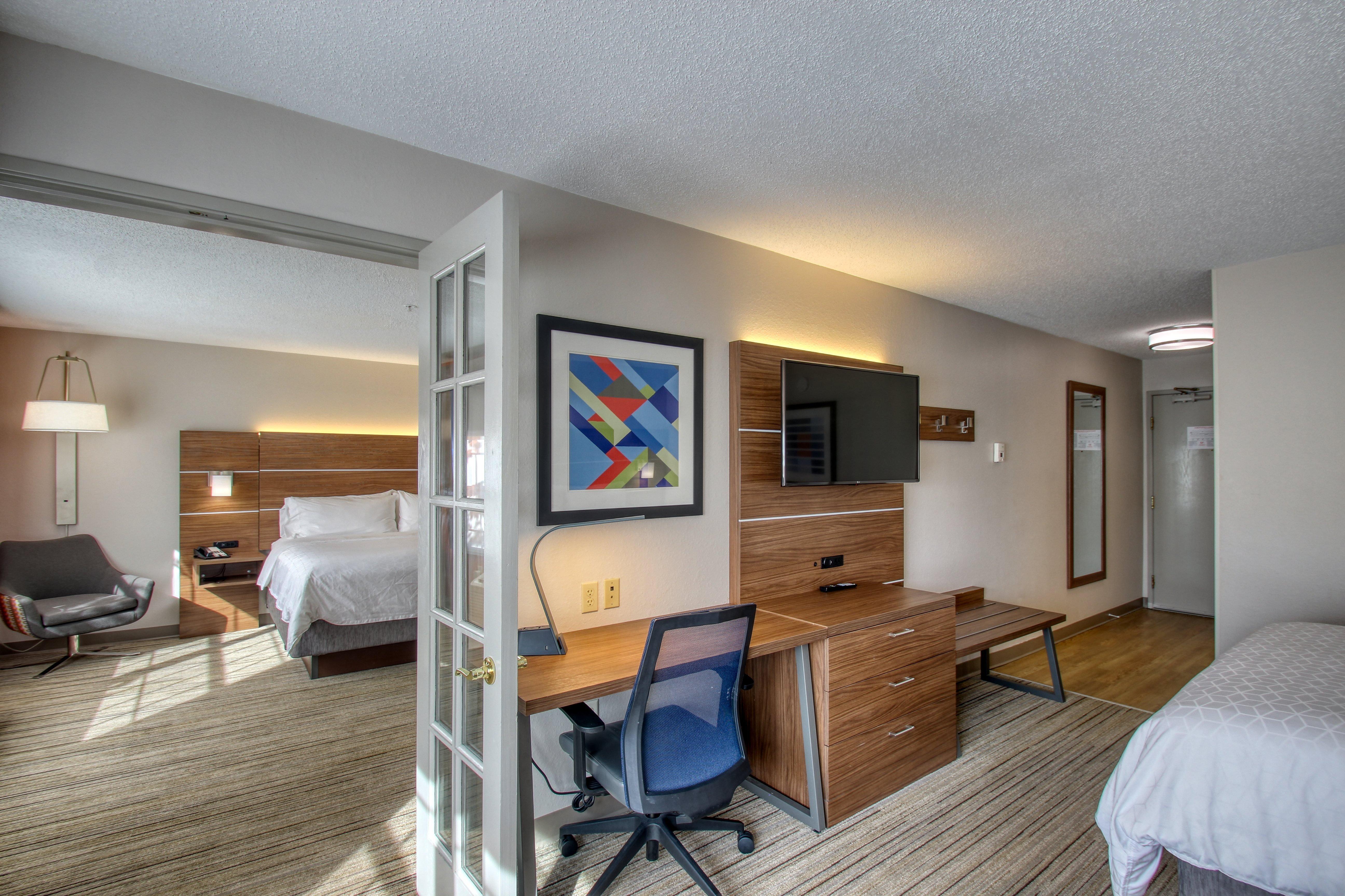 Holiday Inn Express Hotel & Suites Oshkosh - State Route 41 By Ihg Eksteriør billede
