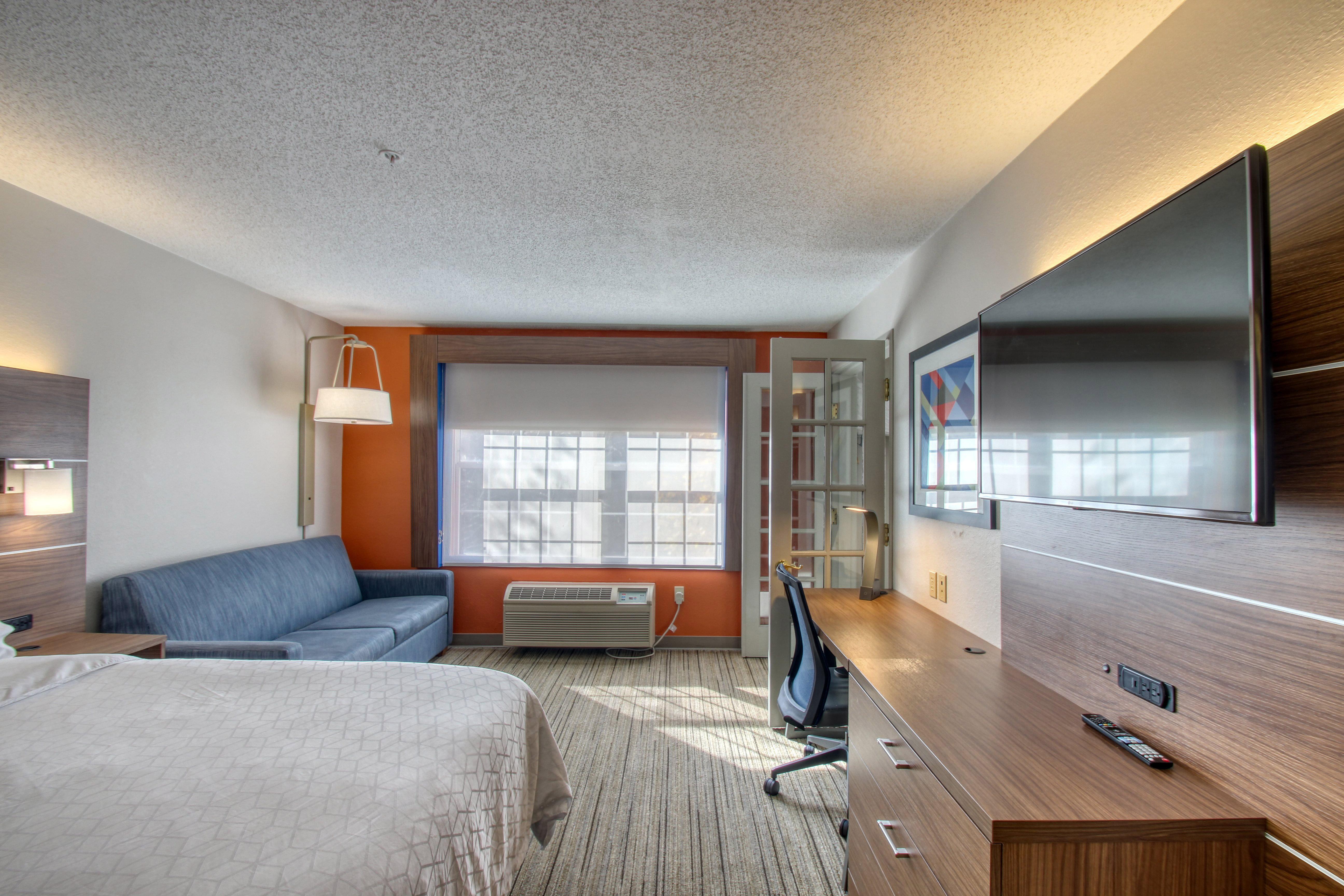 Holiday Inn Express Hotel & Suites Oshkosh - State Route 41 By Ihg Eksteriør billede
