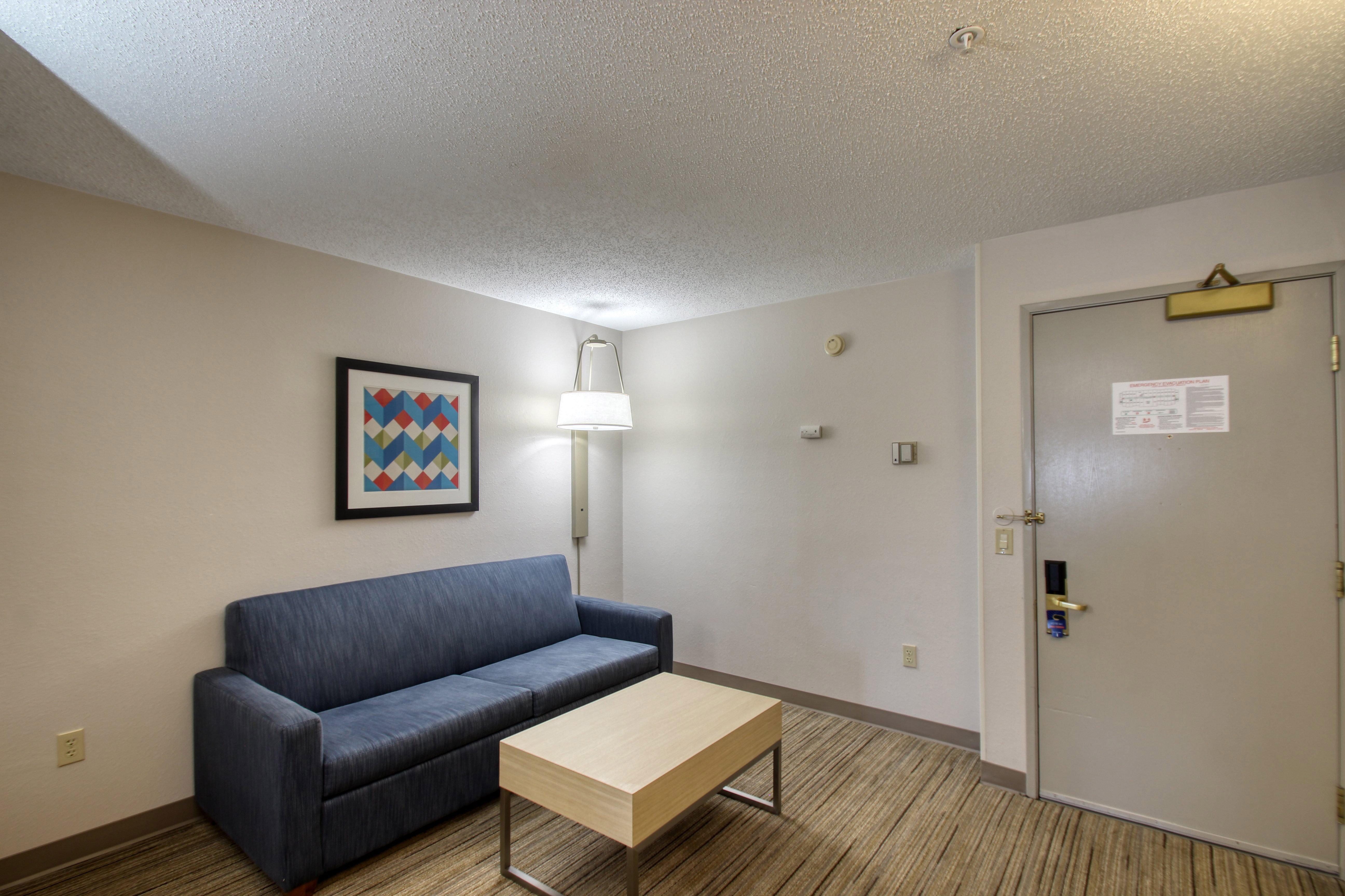 Holiday Inn Express Hotel & Suites Oshkosh - State Route 41 By Ihg Eksteriør billede