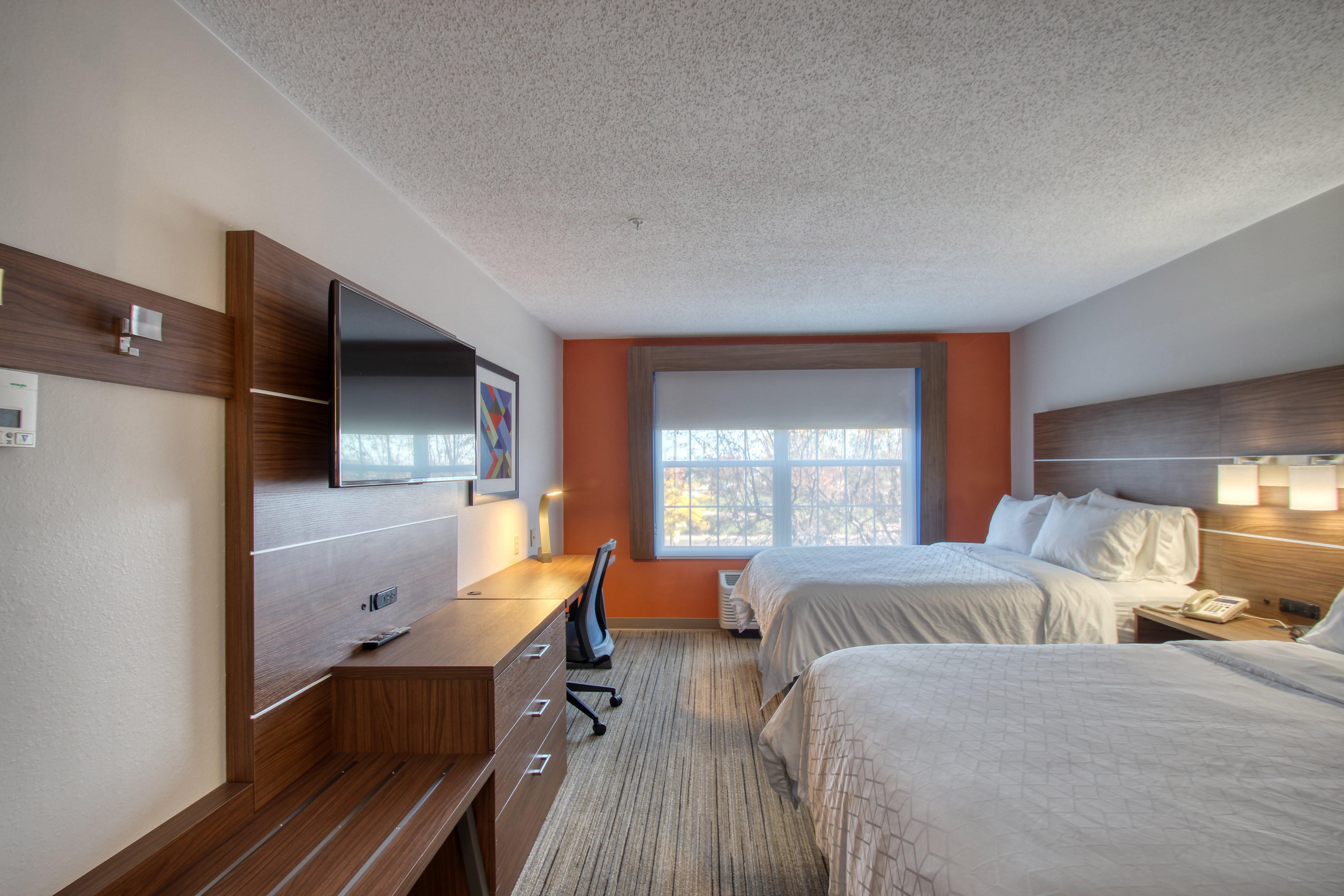 Holiday Inn Express Hotel & Suites Oshkosh - State Route 41 By Ihg Eksteriør billede