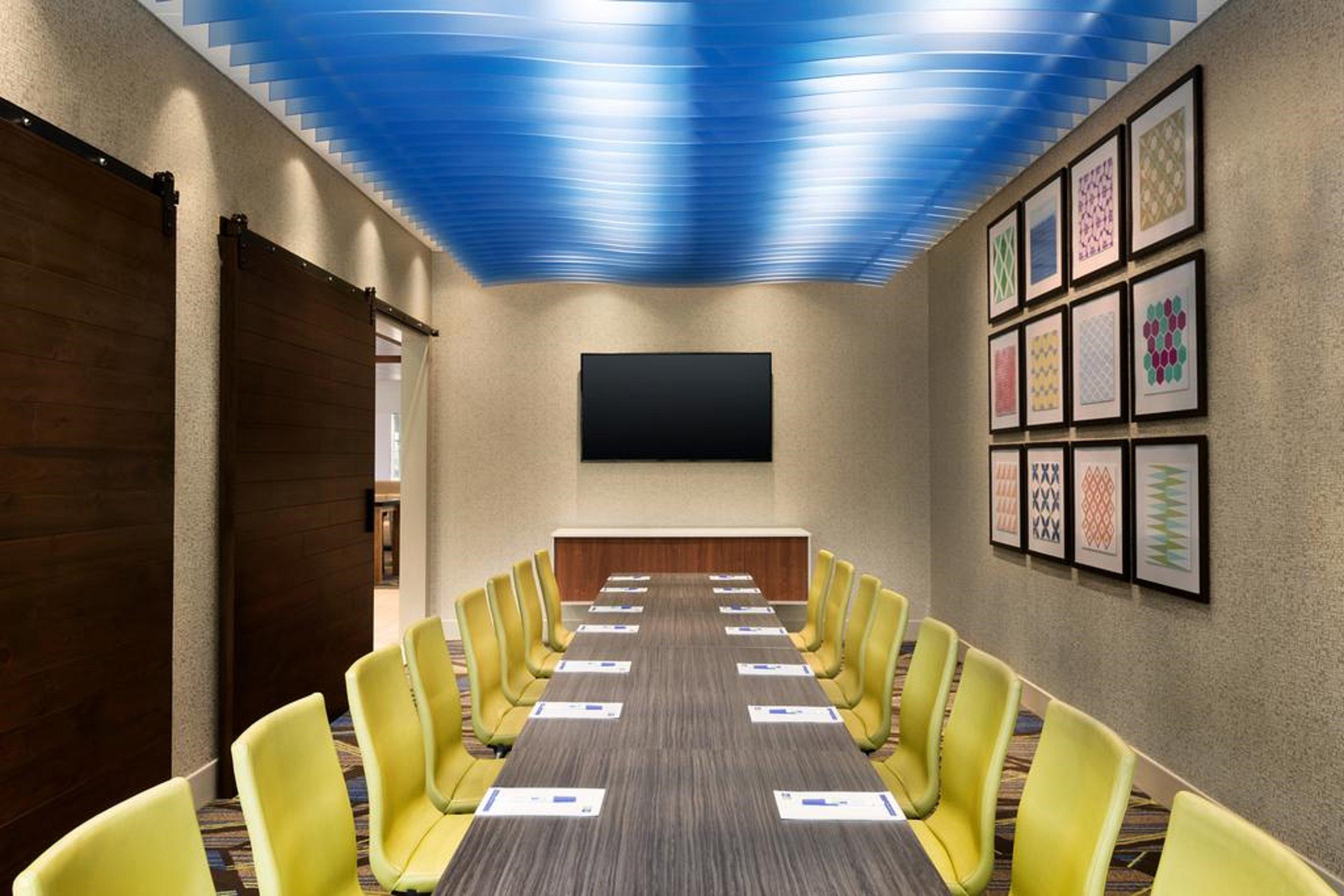Holiday Inn Express Hotel & Suites Oshkosh - State Route 41 By Ihg Eksteriør billede