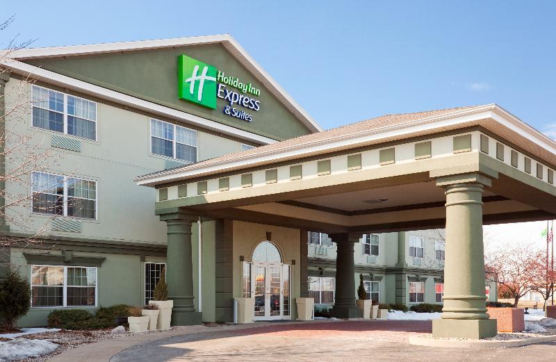 Holiday Inn Express Hotel & Suites Oshkosh - State Route 41 By Ihg Eksteriør billede